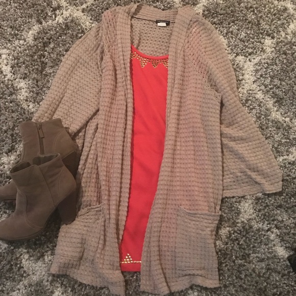 Red studded Bodycon dress - Picture 3 of 3